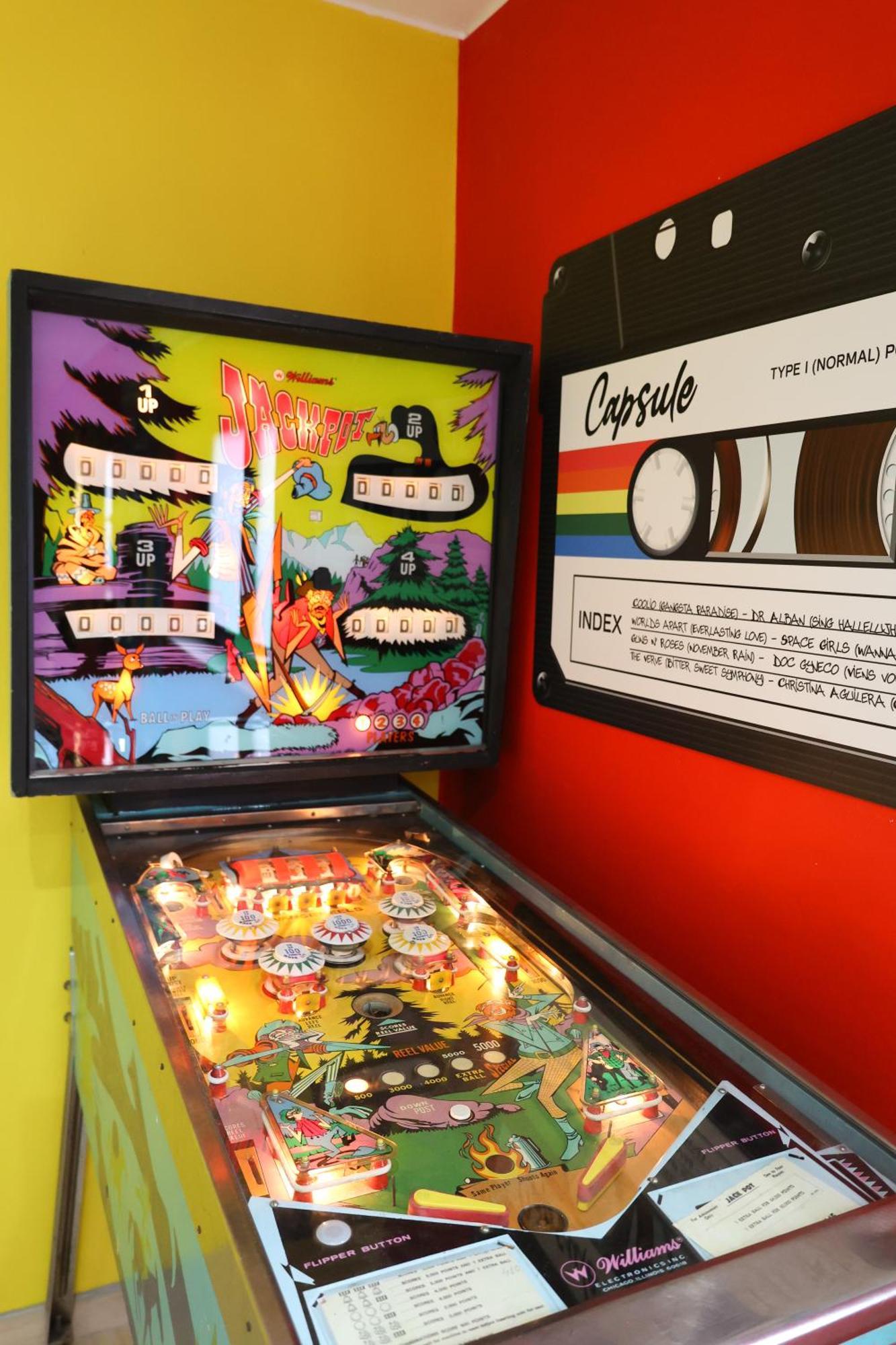 Capsule 90'S - Balneo - Sauna - Flipper - Billard - Netflix - Nintendo Switch & Jeux - Монс Екстериор снимка
